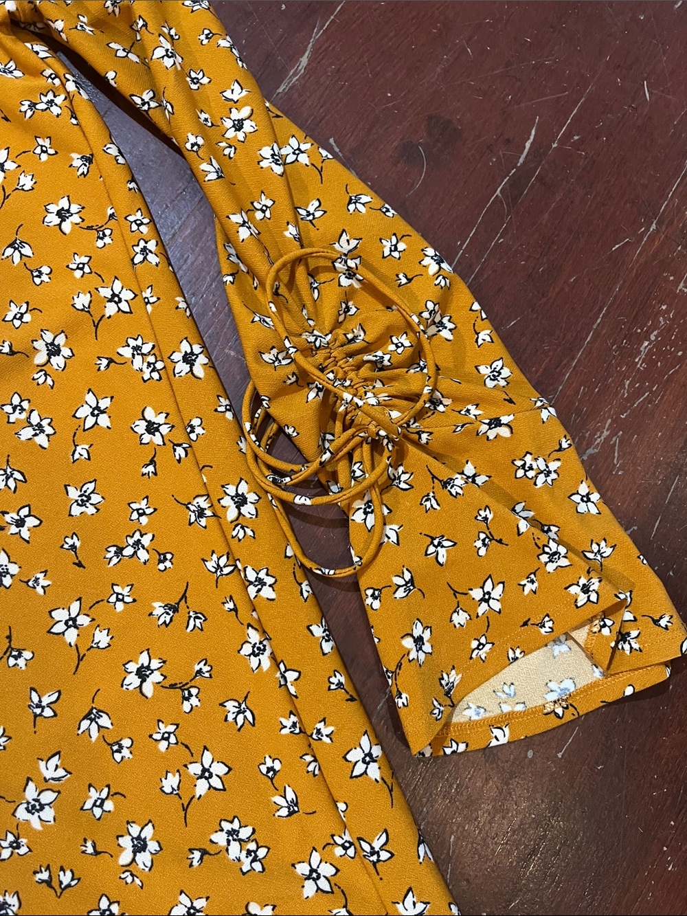 🌻3/&15🌻 Mango Mustard Floral Tie-Sleeve Shift Dress - Picture 4 of 9